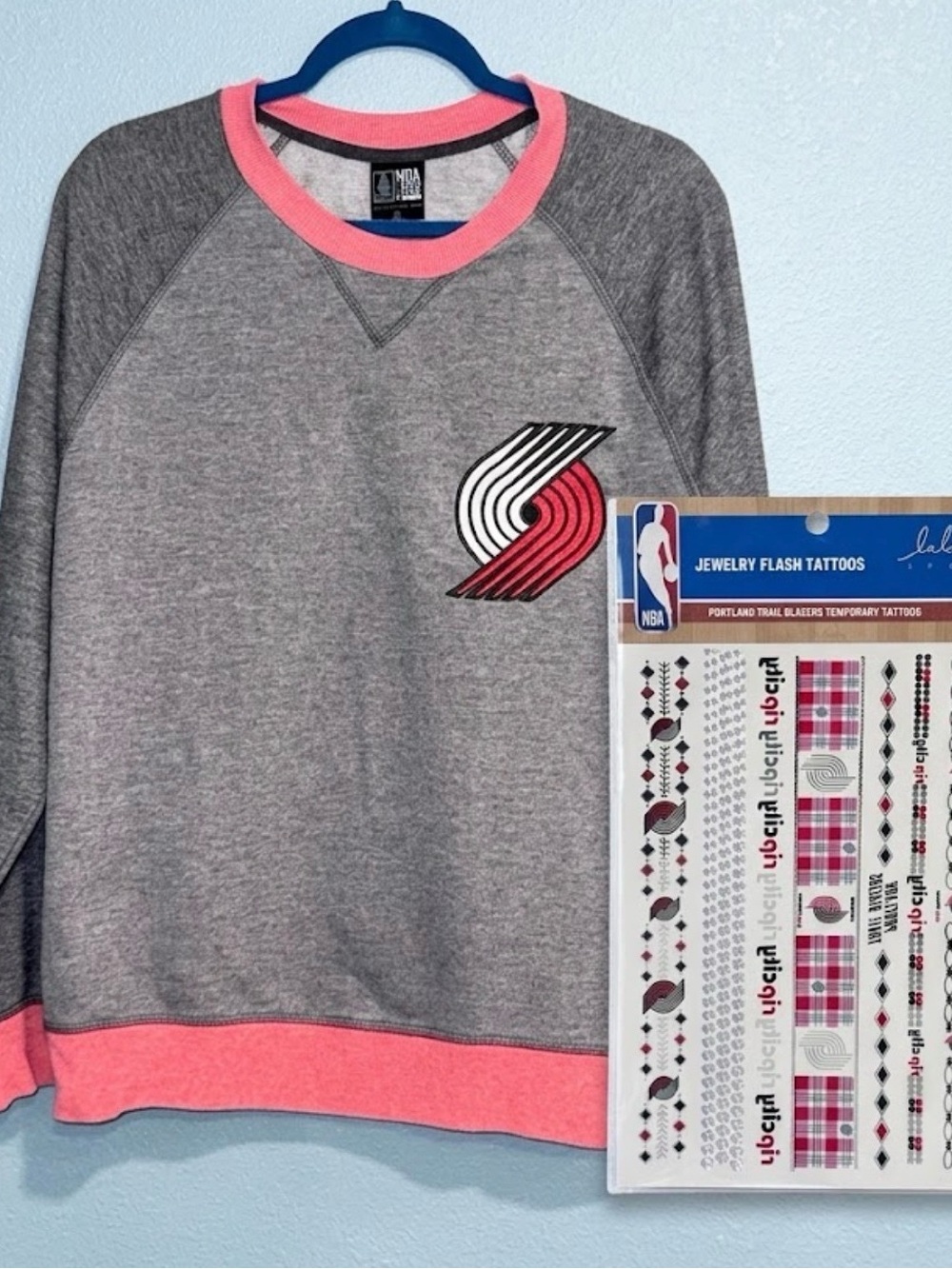 Portland Trail Blazers Sweatshirt Womens XL Gray Red NBA 4Her UNK + bonus item